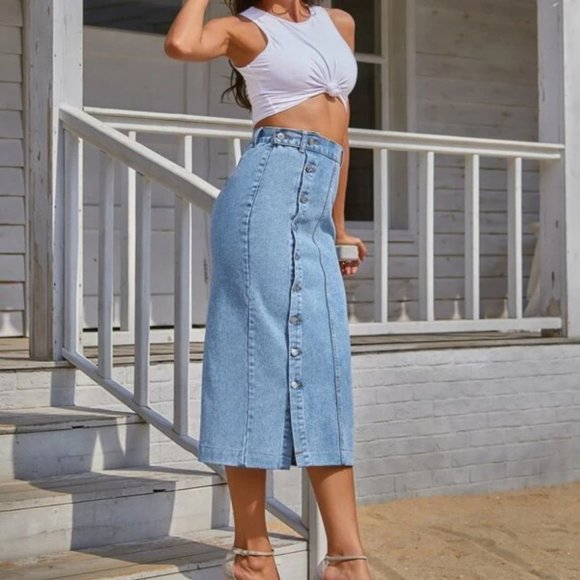 Light Denim Button Detailed Pencil Skirt - Picture 5 of 8